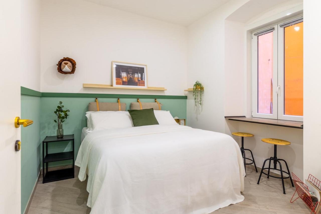 Lovely And Tiny Pied-A-Terre In The City Center 的里雅斯特 外观 照片