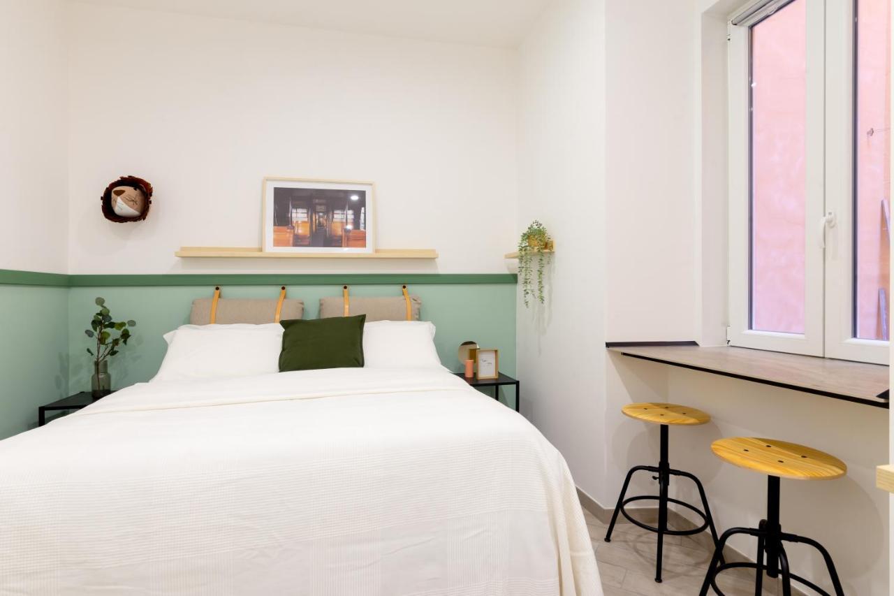 Lovely And Tiny Pied-A-Terre In The City Center 的里雅斯特 外观 照片
