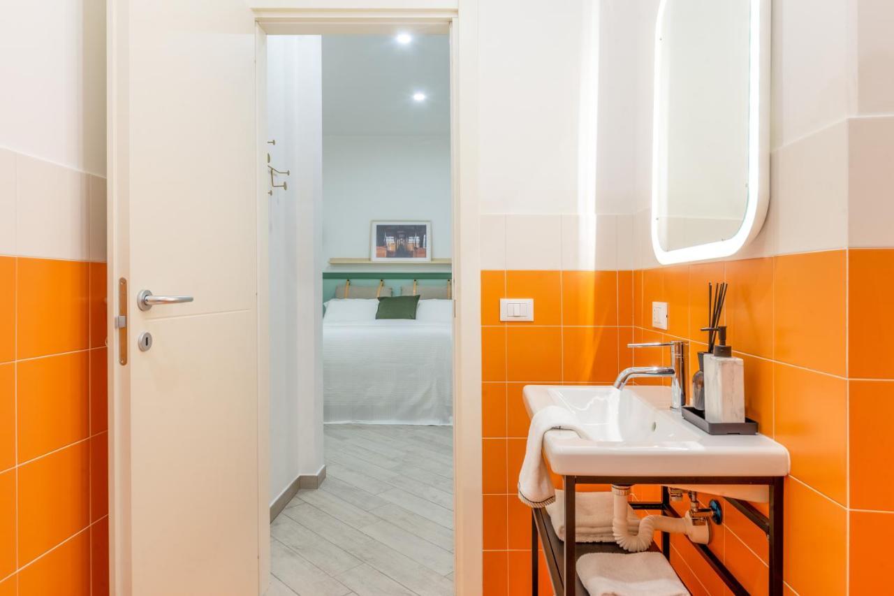 Lovely And Tiny Pied-A-Terre In The City Center 的里雅斯特 外观 照片