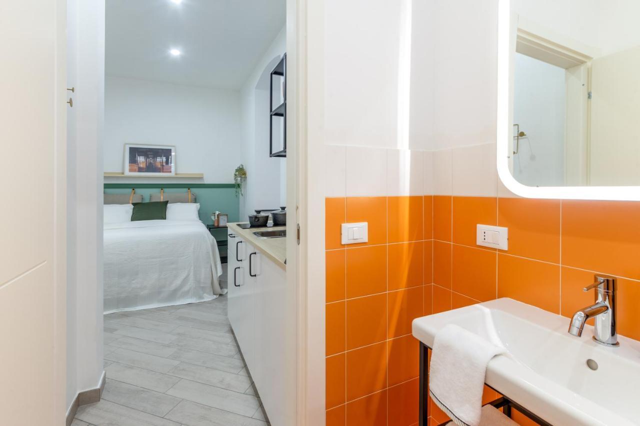Lovely And Tiny Pied-A-Terre In The City Center 的里雅斯特 外观 照片