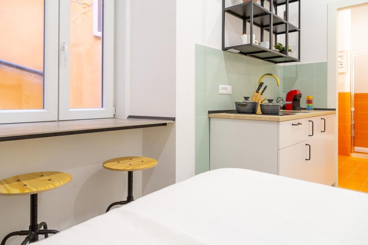 Lovely And Tiny Pied-A-Terre In The City Center 的里雅斯特 外观 照片